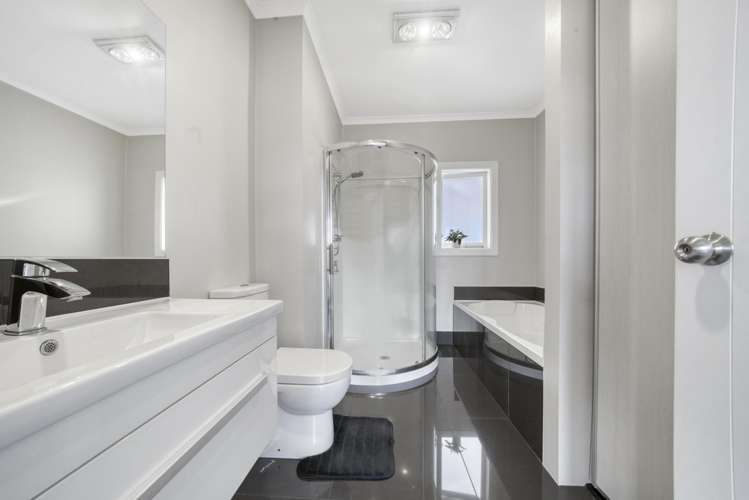 1/39 Youngs Road Papakura_8
