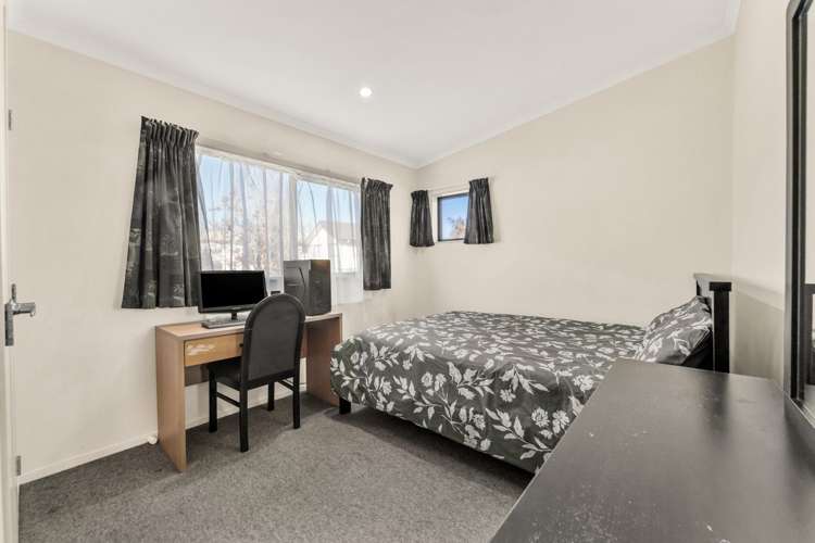 7 Newfound Way Glen Eden_17