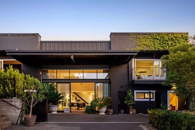 Buyer rushes to stop luxury warehouse home going to auction