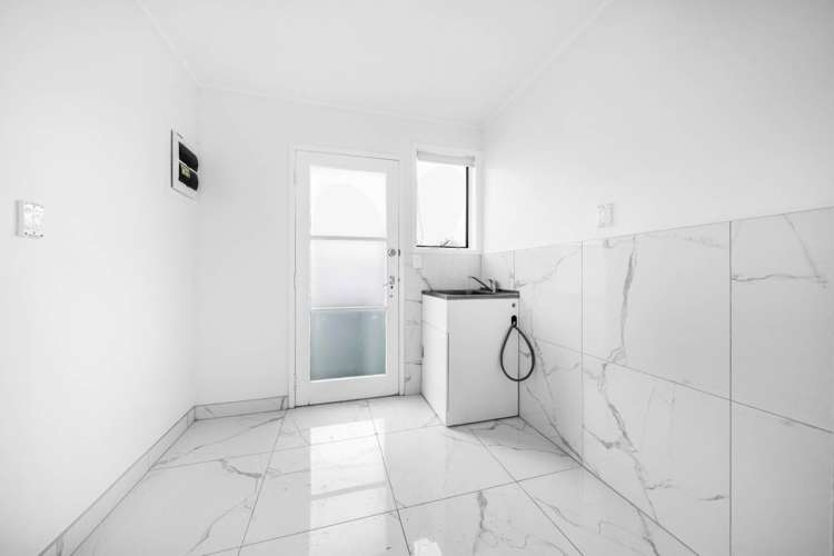 148 & 148A Solar Road Glen Eden_19