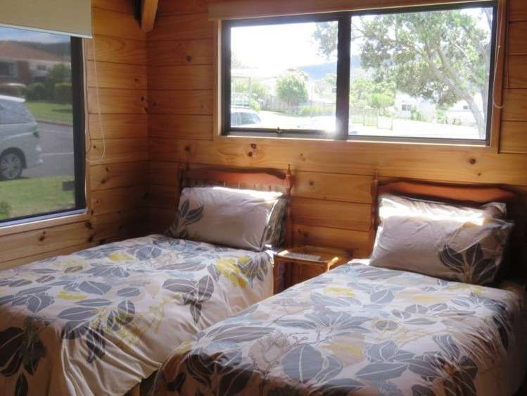 136 Oratia Place Onemana_19