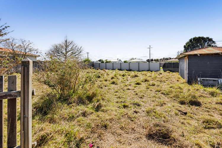 16 Iredale Road_5