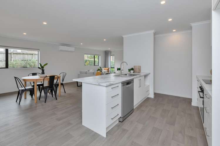 4 Royal St Annes Drive Te Kamo_4