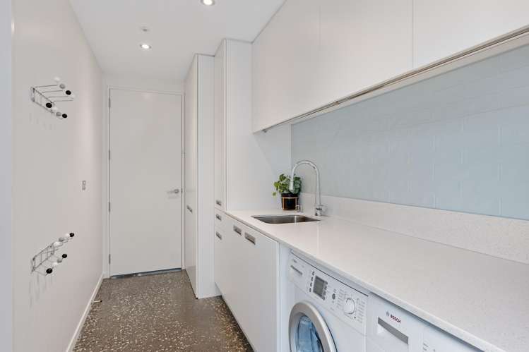 48 Office Road Merivale_23