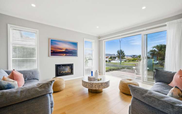 8 Waitemata Drive One Tree Point_19