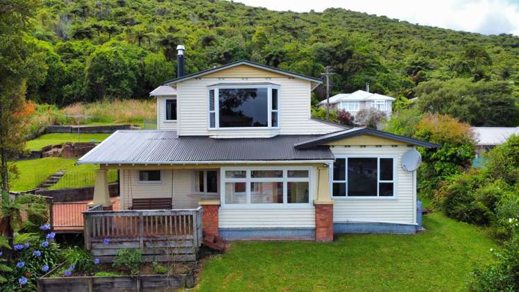 56 Spring Street Greymouth_17