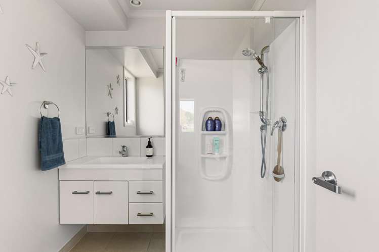 33 Hamilton Drive Wainui_12