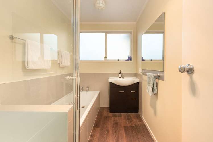 1 Rutherford Street Otumoetai_11