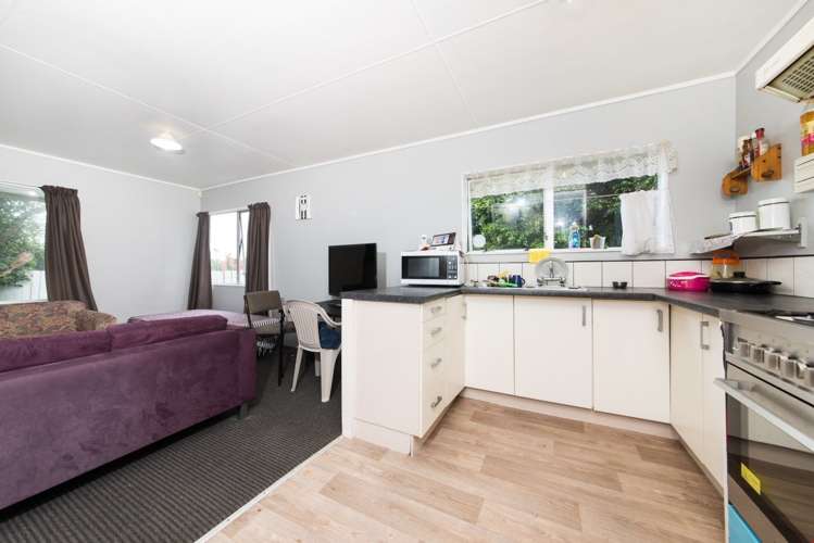 1/12 Miriam Corban Heights Henderson_10