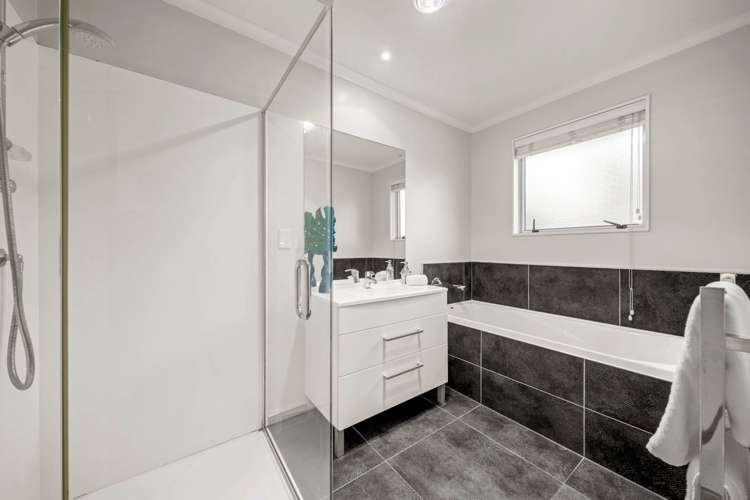 18 Huntington Park Drive Greenhithe_24