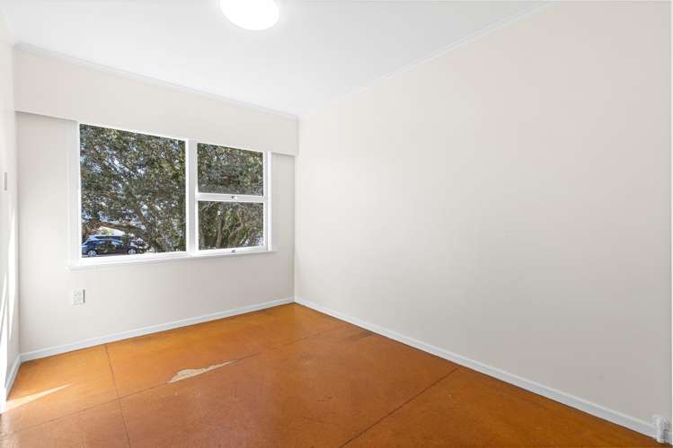 4257 Great North Road Glendene_22