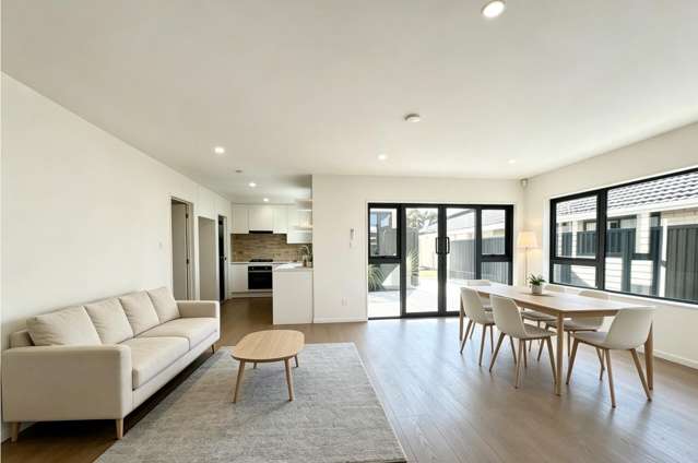 Brand new 4 bedroom family home with self contain unit with separate entry