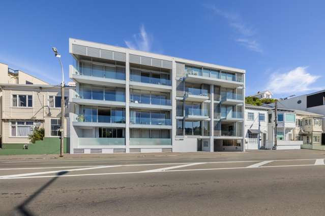 Be quick Oriental Bay living at its best!