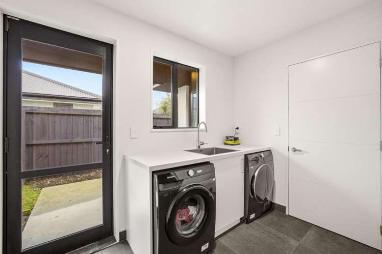 45 Suffolk Drive 11099_17