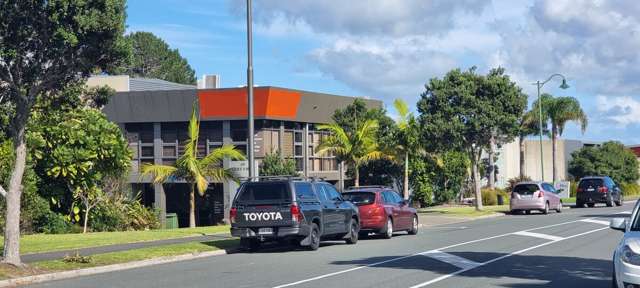 Unit A, 49 Arrenway Drive Mairangi Bay_2