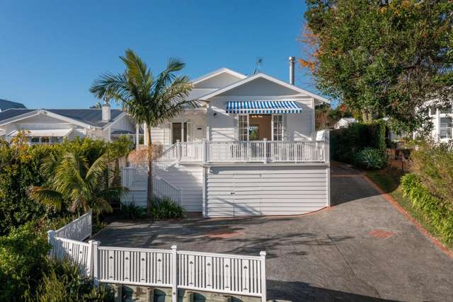 Narrow Neck Beach Bungalow + Cottage