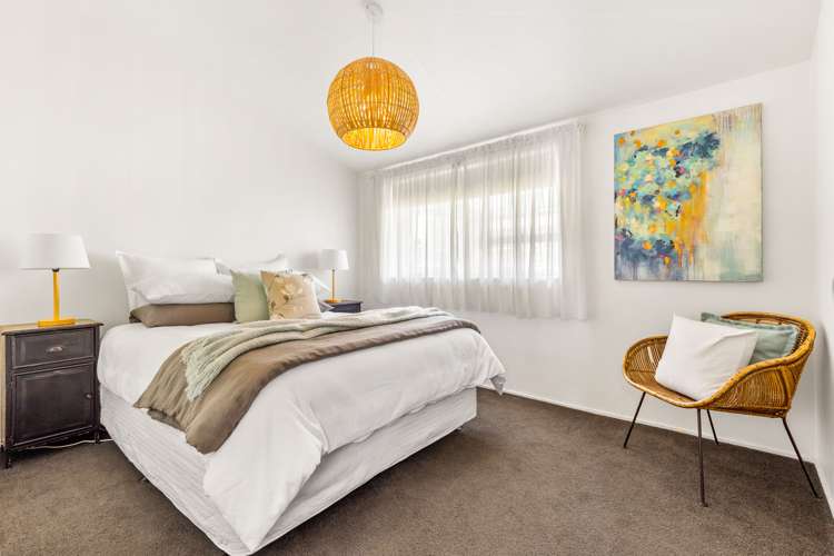 1/2 Finlow Drive Te Atatu South_9