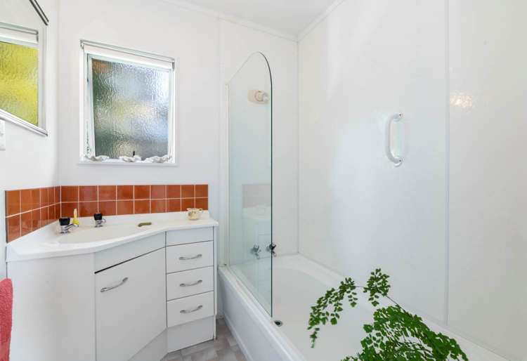 7a The Crescent Tindalls Beach_8