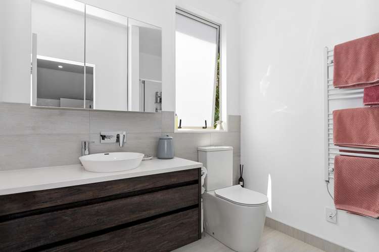 12 Paine Street Judea_13