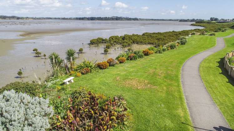 15 Ranger Place Wattle Downs_17