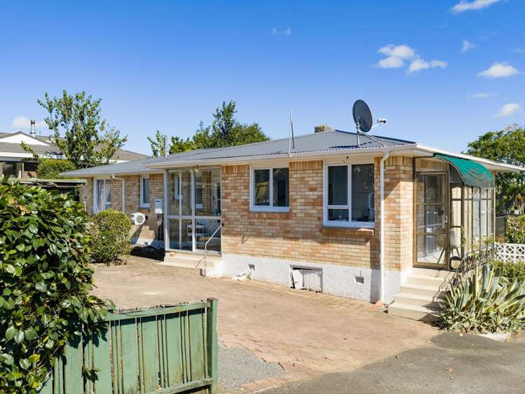 77 Houchens Road Glenview_16
