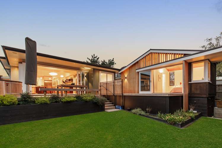 15 Challinor Crescent Mount Albert_0