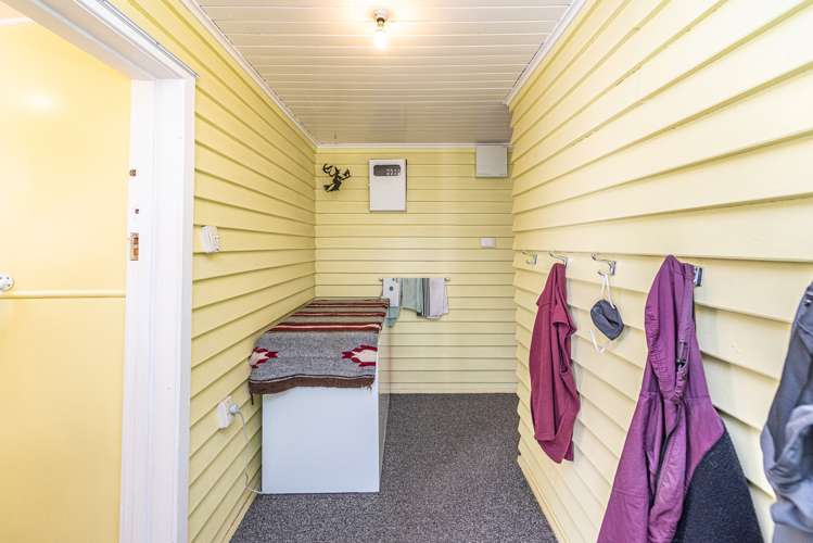 574 No 3 Line Okoia_15