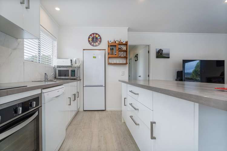 13 Sheppard Ave_5