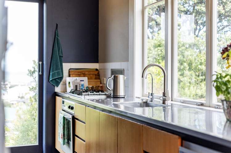 2A Severn Street Island Bay_5