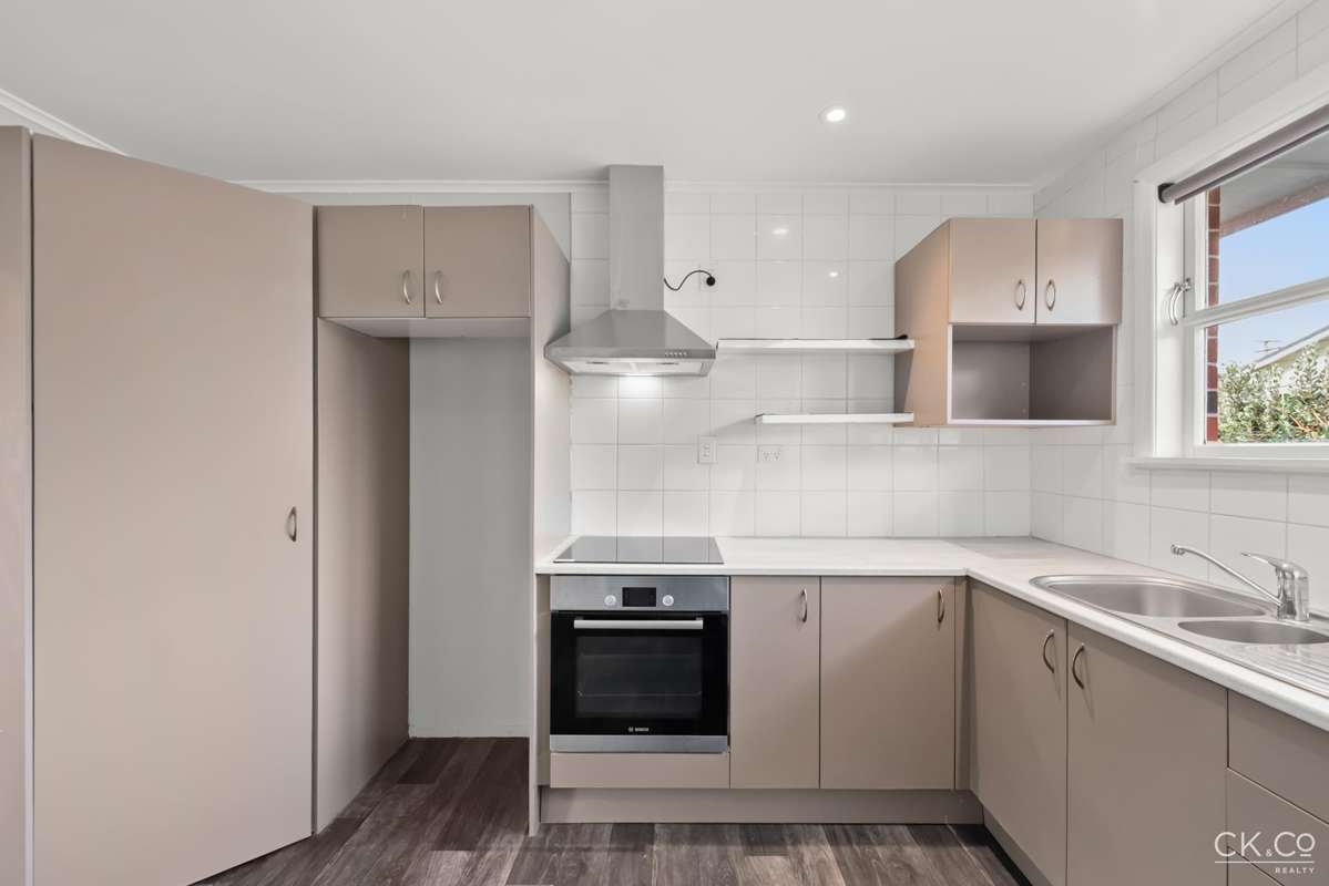 2/28 Ararino Street_2