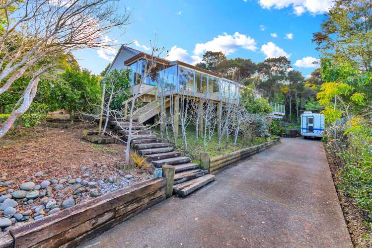 52 Rauhuia Crescent Parau_4