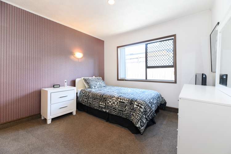 1 Tropicana Drive Mount Roskill_16