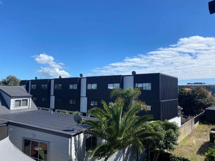 208/424 Maunganui Road 11229_12