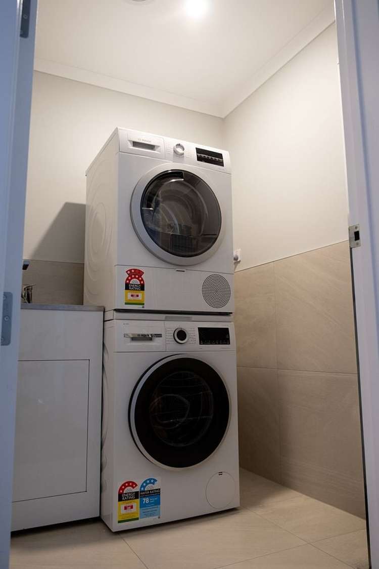12/2 Rangitamiro Place Hobsonville_10
