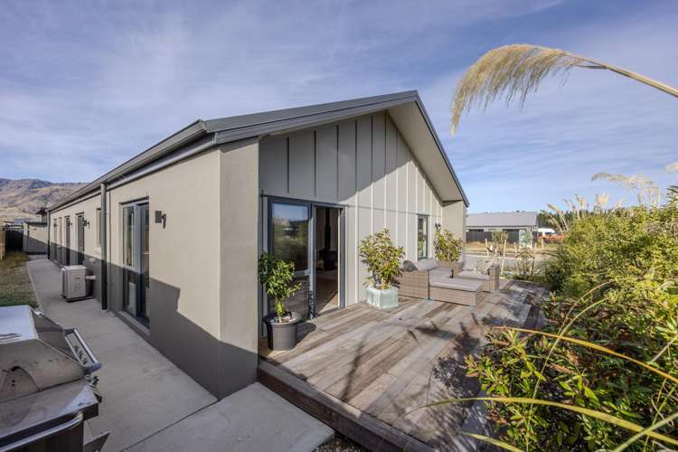 1 Barton Street Lake Hawea_13