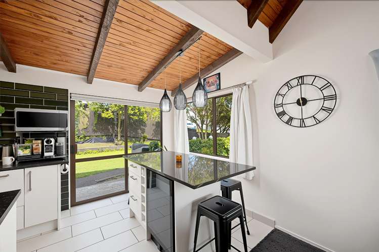 2 Raelene Place Massey_16