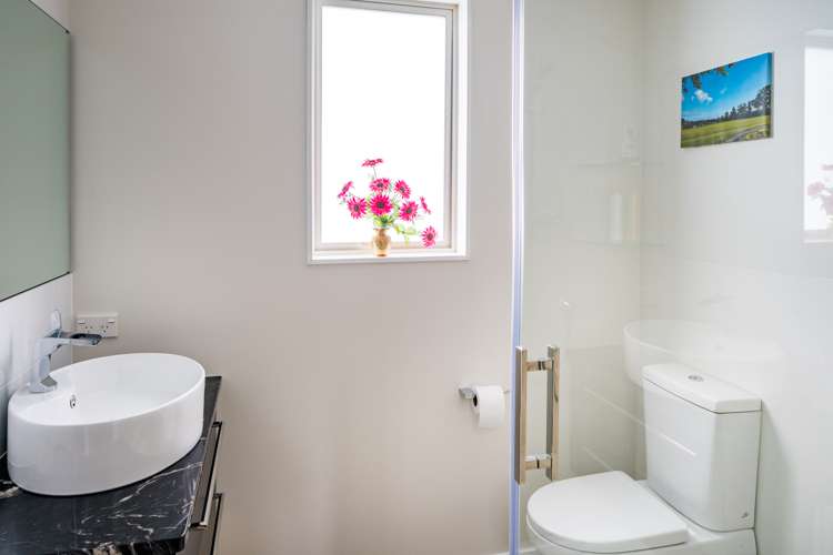 6 Banks Boulevard Whitby_9