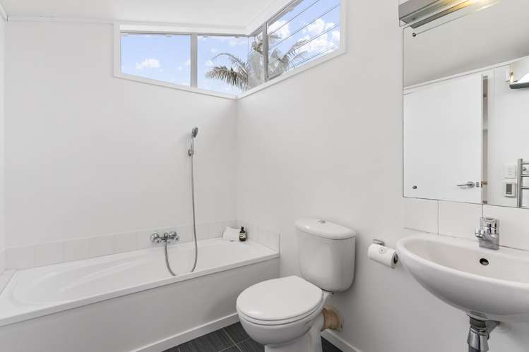 2/22 Regina Street Westmere_12