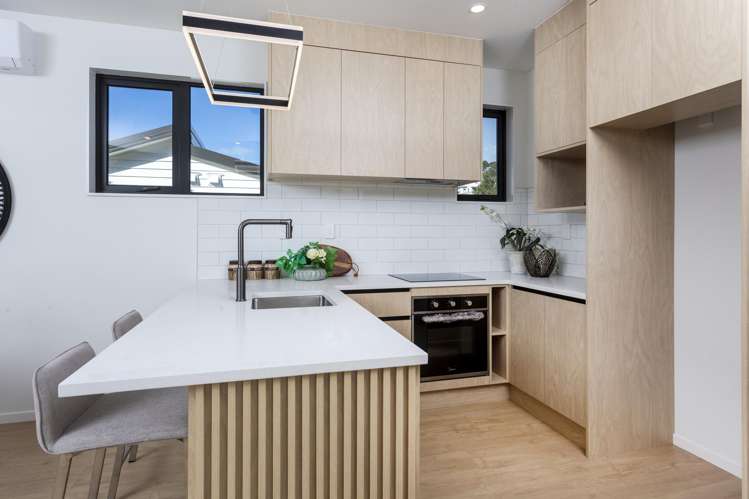 81B Ayton Drive Totara Vale_9