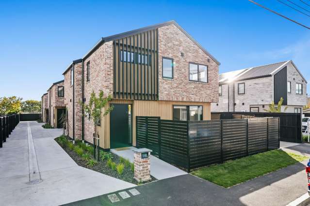 Smart. Solar. City Close.