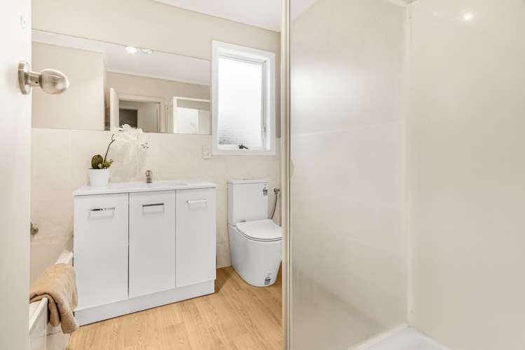 31 Garden Heights Avenue Glenview_21