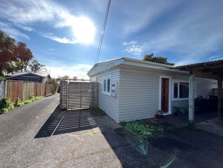 387 West Coast Road_0