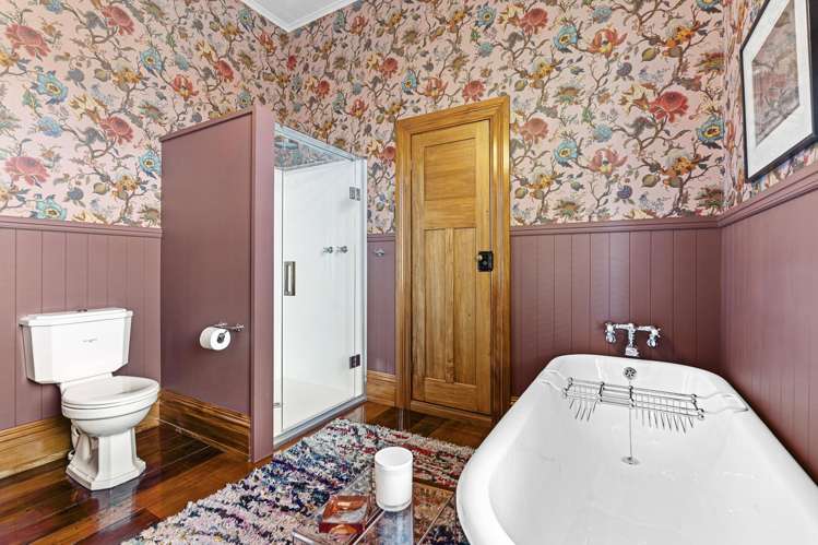 137 Egmont Road Hillsborough_17