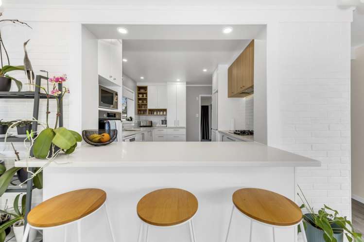 12 Mirrabooka Avenue Botany Downs_14