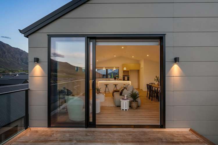 8 Southdown Road, Hanley's Farm Jacks Point_22