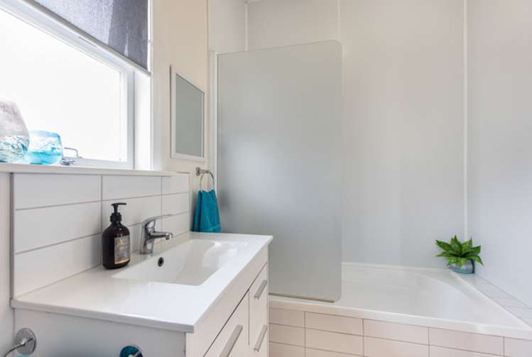 2 Riverbend Road Onekawa_13