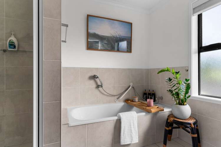 71 Pyle Road West One Tree Point_13