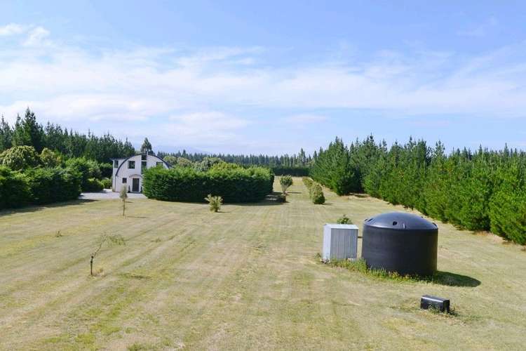 2558 South Eyre Road West Eyreton_26