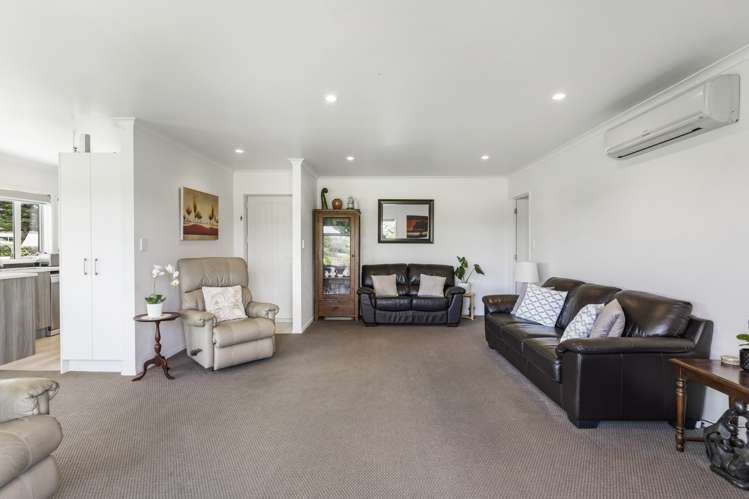 18a Centreway Road Orewa_10