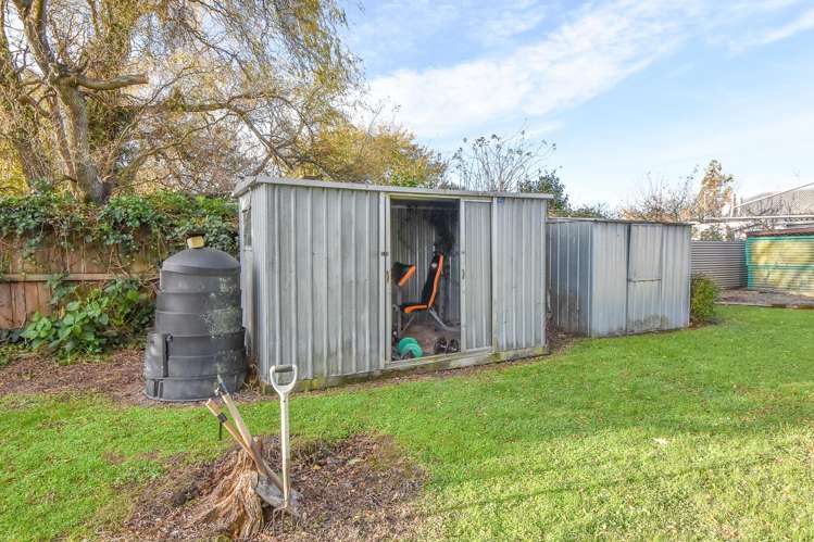 243 High Street North Carterton_24